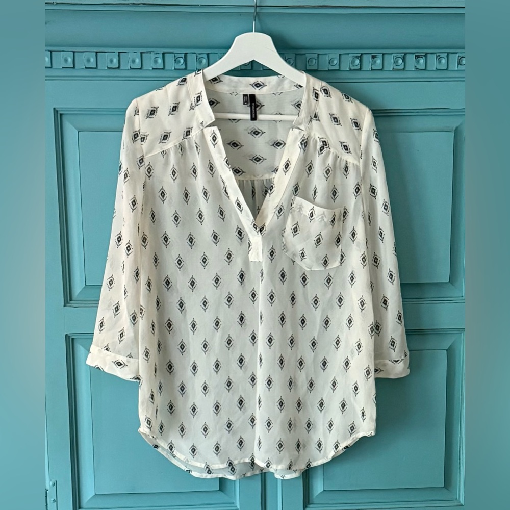 Women's Maurices Top with 3/4 Sleeve and Abstract Design